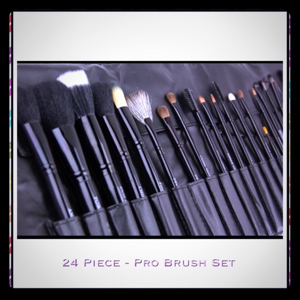24 Piece - Pro Brush Make-up Set - Brand New